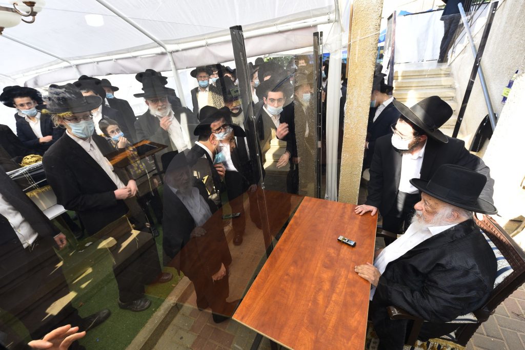 שר התורה הגיע למעונו של ראש הישיבה לנחמו על פטירת אחיו