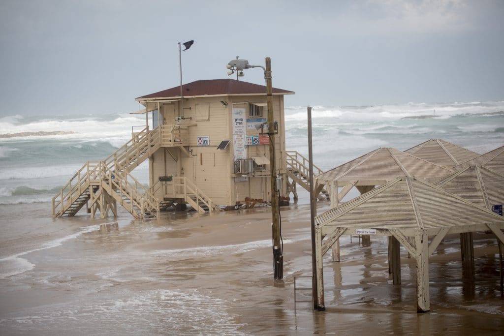 ההיערכות, הסערה, ונזקי הסופה • תמונות מרחבי הארץ