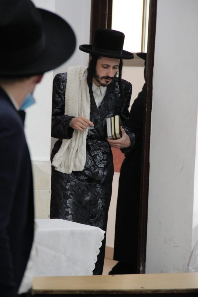 האדמו"ר ממבקשי השם בטיש ט"ו בשבט • גלריה