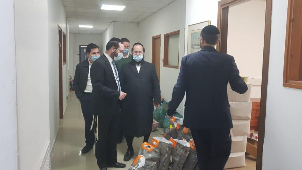 חבר המועצה ביקר ונפעם "היקף הסיוע בלתי נתפס" • גלריה