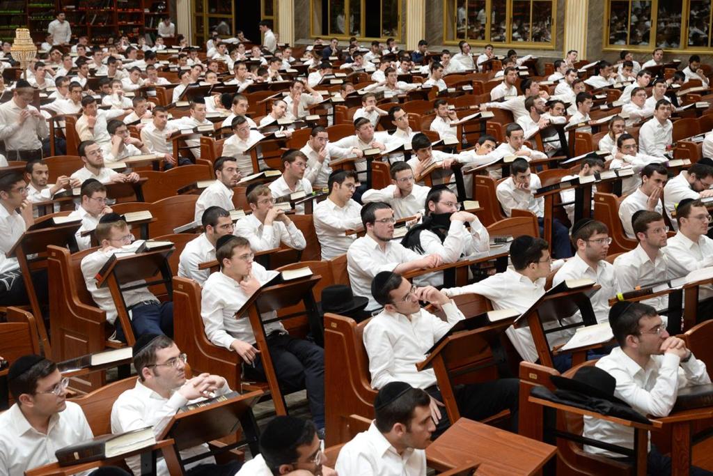 גלריה: ההספד במלאות השבעה להגרמ"ד סולובייצ'יק בהיכל ישיבת עטרת שלמה