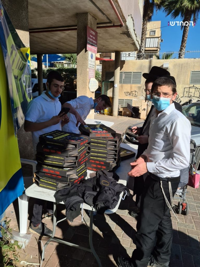 לילה ירוק 2 בבני ברק: תיעוד חלוקת הפיצות