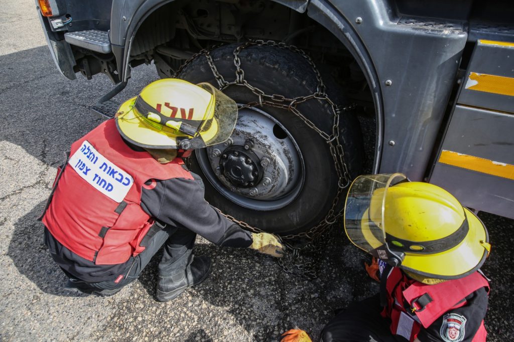 גלריה: כוחות החילוץ וההצלה בצפת מתכוננים לשלג המתוכנן