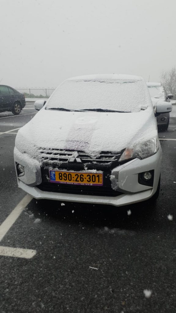 צפת כבר לבנה: צפו בתמונות ובהצהרה של ראש העיר
