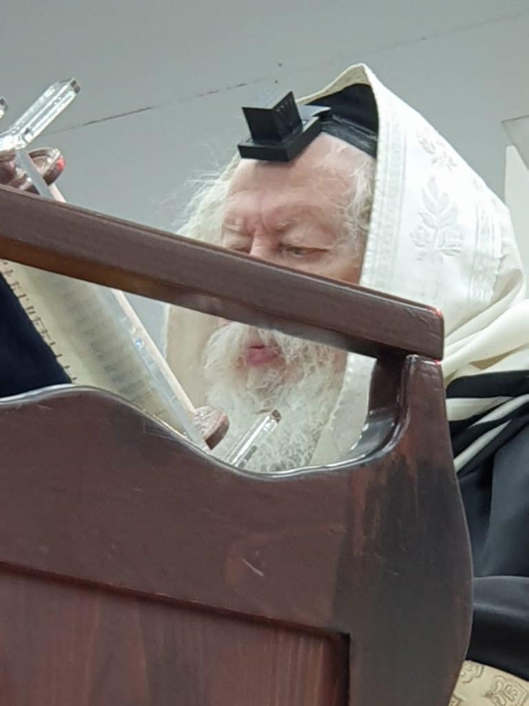 צפו: קריאת המגילה ב'גור'