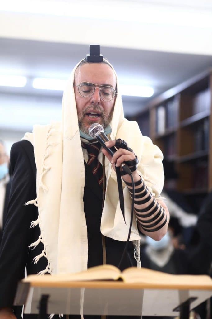 תיעוד: הכנסת ספר תורה ל'היכל מרן'