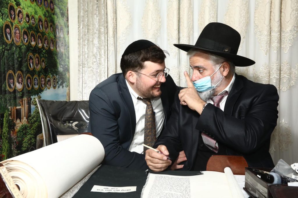 תיעוד: הכנסת ספר תורה ל'היכל מרן'