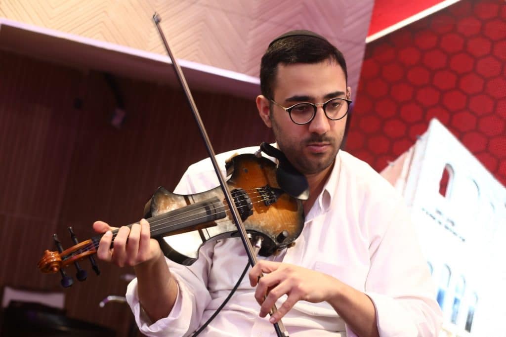 תיעוד: הכנסת ספר תורה ל'היכל מרן'