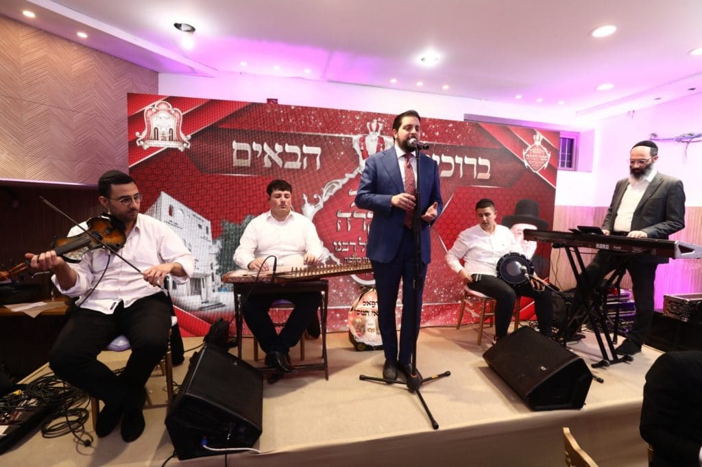 תיעוד: הכנסת ספר תורה ל'היכל מרן'