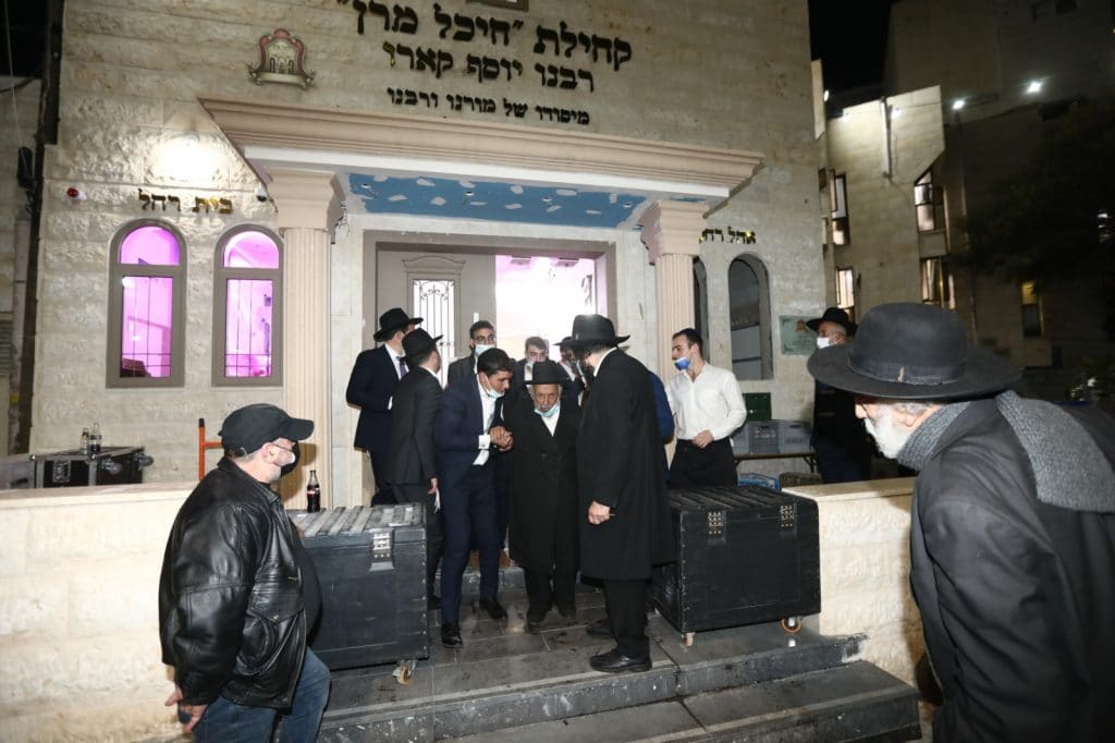 תיעוד: הכנסת ספר תורה ל'היכל מרן'