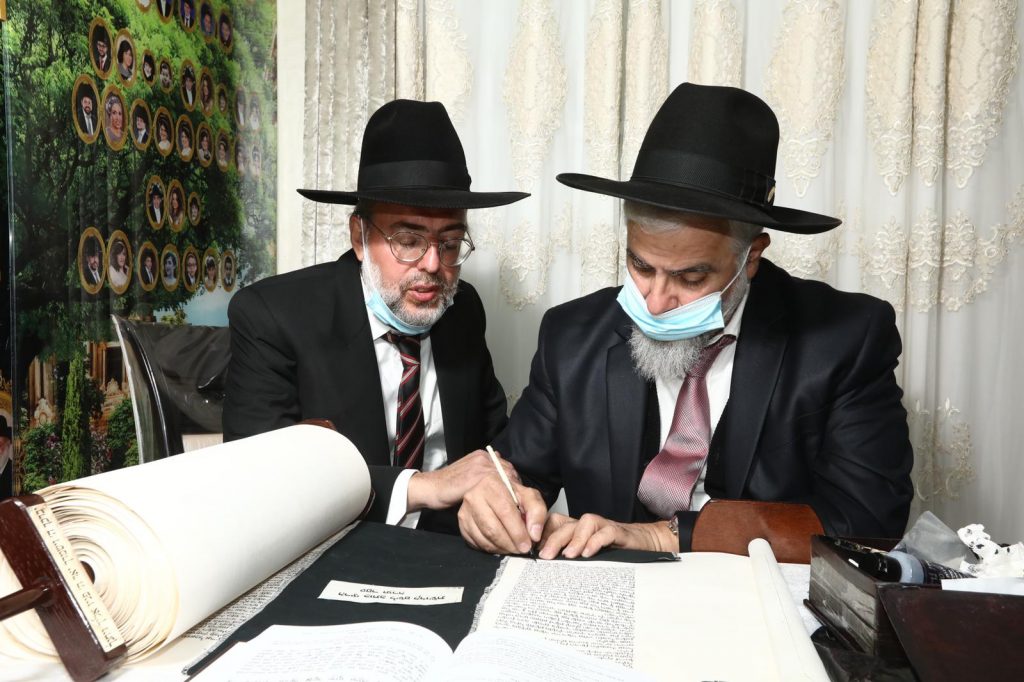 תיעוד: הכנסת ספר תורה ל'היכל מרן'