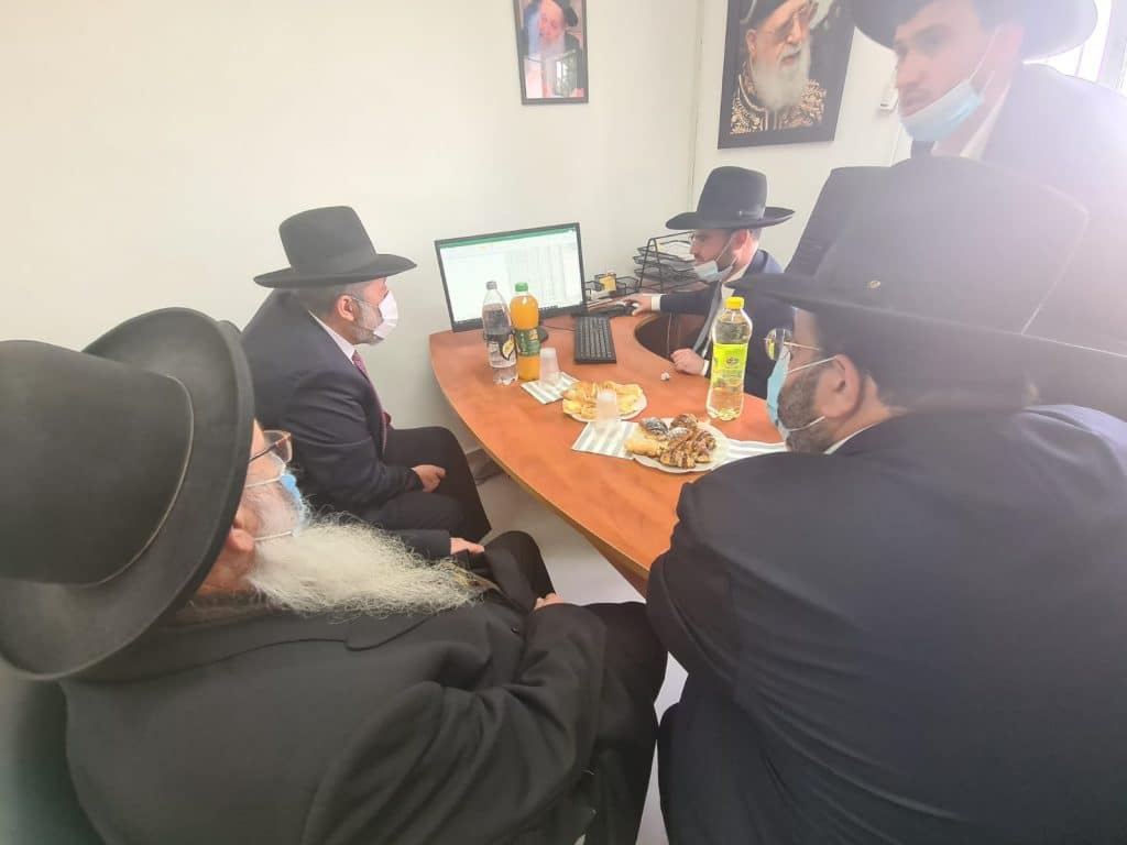 יו"ר ש"ס אריה דרעי בסיור במוסדות חינוך בירושלים יו"ר ש"ס אריה דרעי בסיור במוסדות חינוך בירושלים