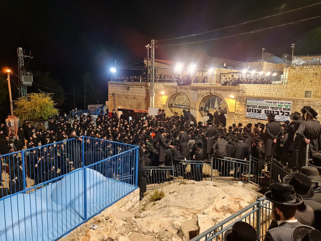 שידור חי: הלווית הגה"צ רבי יחזקאל ראטה אב"ד קארלסבורג זצ"ל