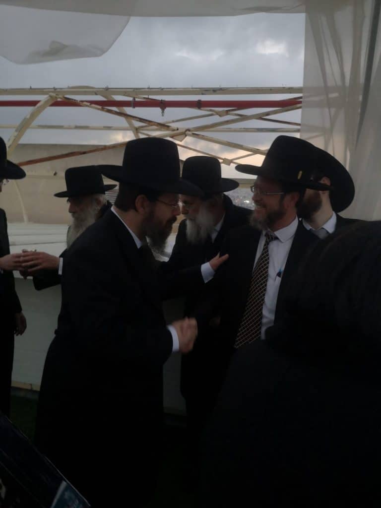 תיעוד משמחת נישואי בן ראש ישיבת 'כנסת יצחק' - ק"ס • גלריה