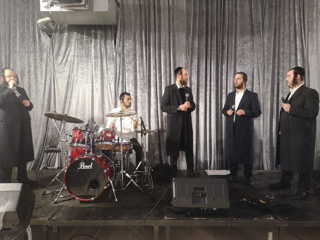 תיעוד משמחת נישואי בן ראש ישיבת 'כנסת יצחק' - ק"ס • גלריה