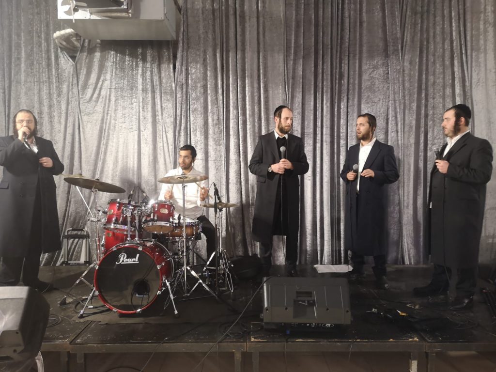 תיעוד משמחת נישואי בן ראש ישיבת 'כנסת יצחק' - ק"ס • גלריה