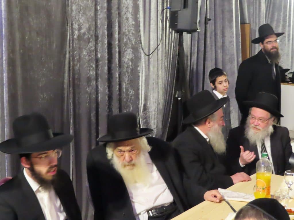 תיעוד משמחת נישואי בן ראש ישיבת 'כנסת יצחק' - ק"ס • גלריה