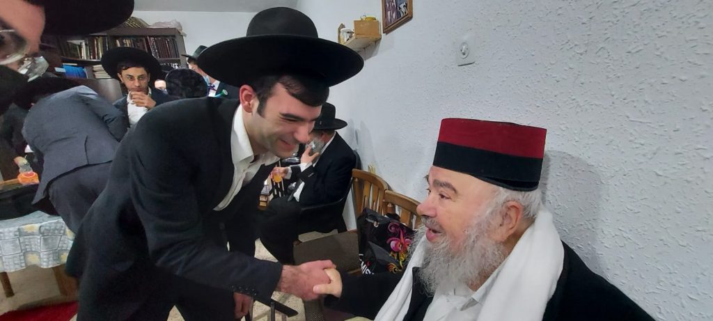 רבי עמנואל טולידנו בקריאת מגילה • גלריה