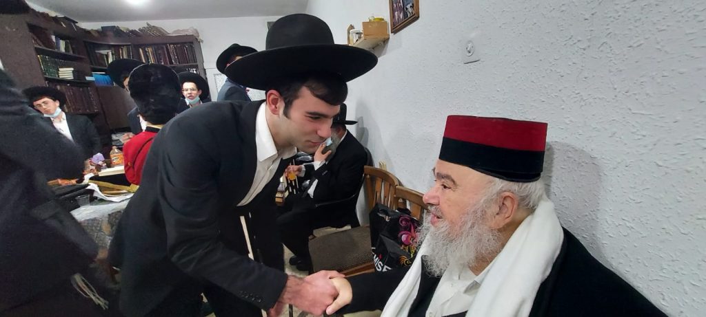 רבי עמנואל טולידנו בקריאת מגילה • גלריה