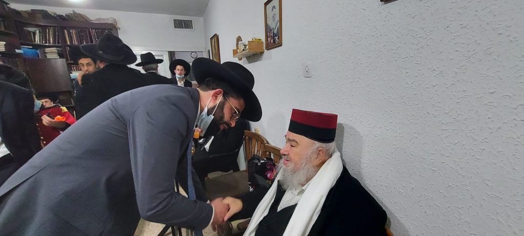 רבי עמנואל טולידנו בקריאת מגילה • גלריה