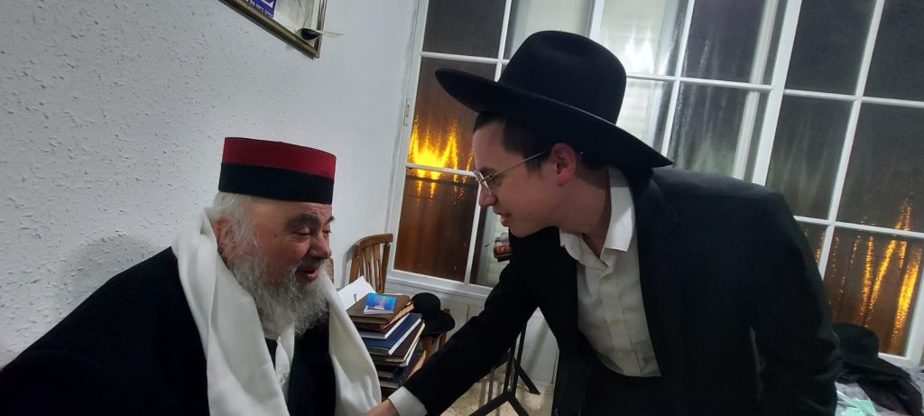 רבי עמנואל טולידנו בקריאת מגילה • גלריה