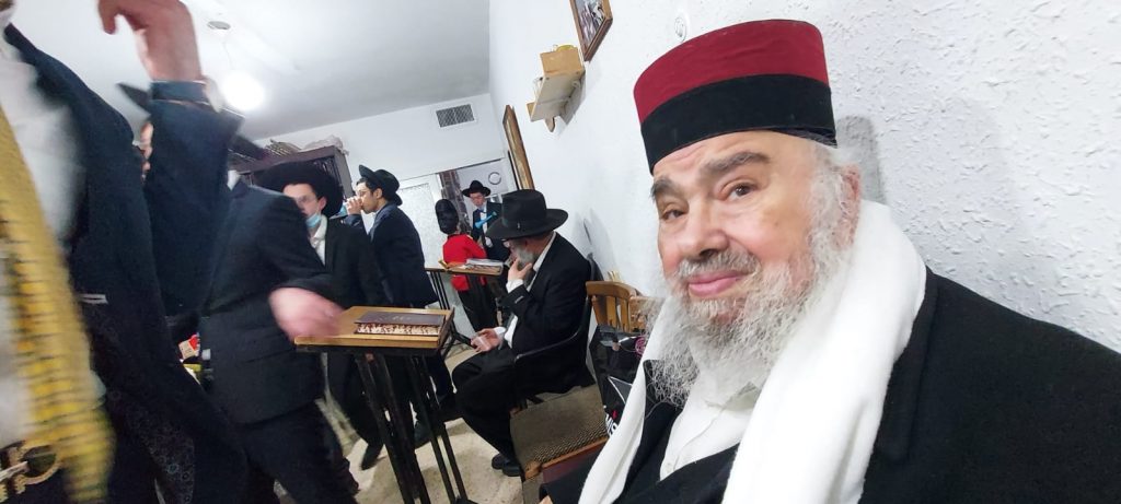 רבי עמנואל טולידנו בקריאת מגילה • גלריה