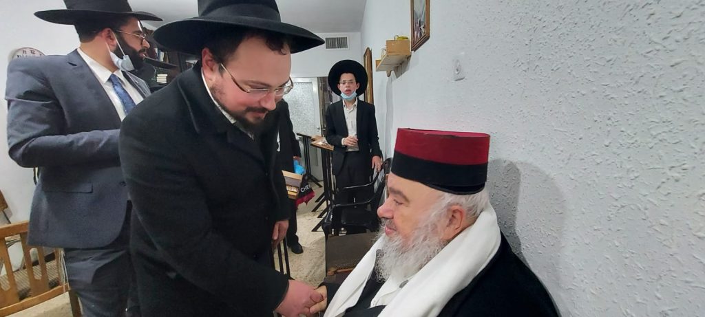 רבי עמנואל טולידנו בקריאת מגילה • גלריה