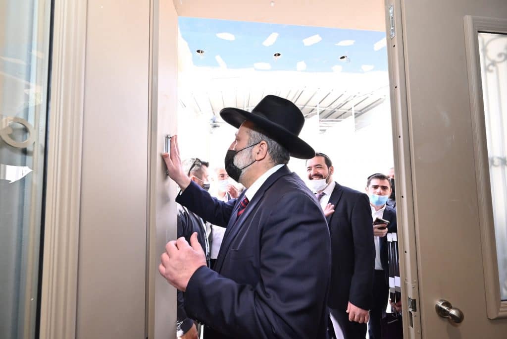 תיעוד: הגר"ש בעדני והשר דרעי בחנוכת 'היכל מרן'