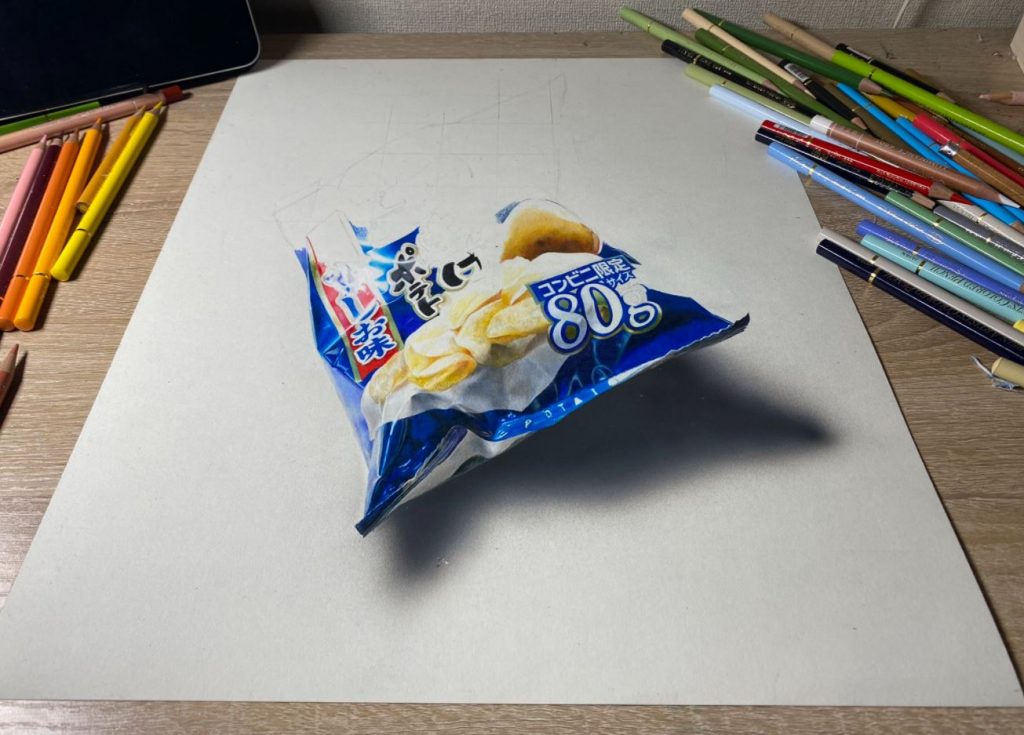 לא יאמן: בן ה-19 מציג ציורים מדהימים עם אשליה אופטית