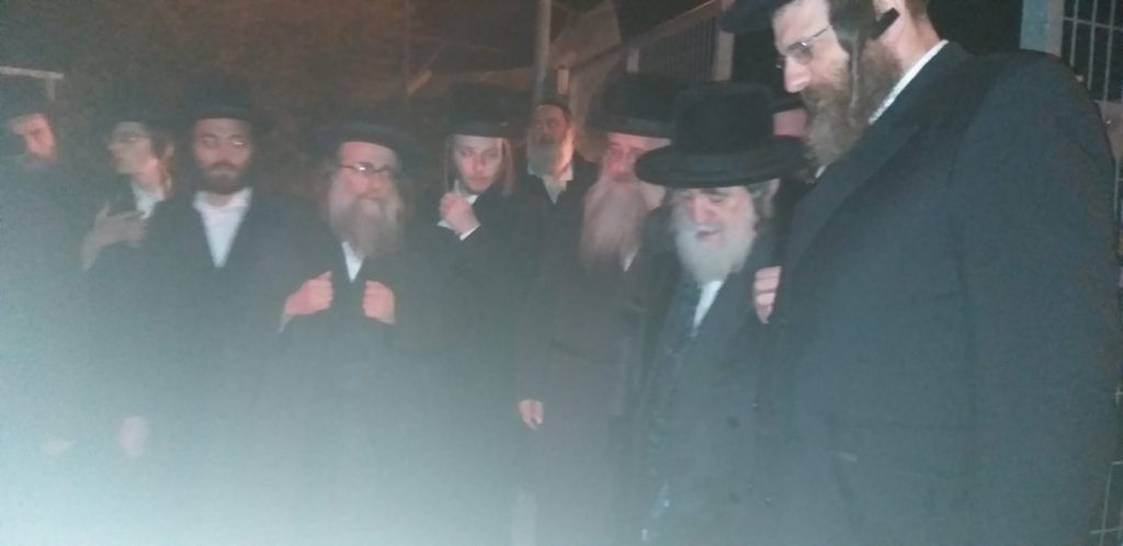 שידור חי: הלווית הגה"צ רבי יחזקאל ראטה אב"ד קארלסבורג זצ"ל