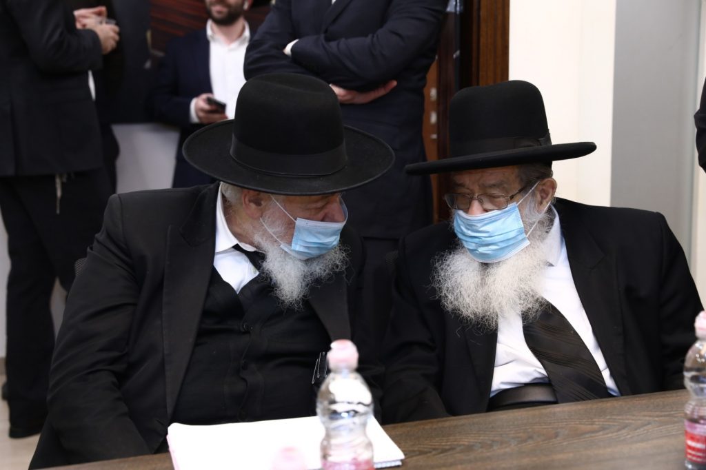 כינוס חירום: ראשי הישיבות התכנסו בבית דגל התורה כינוס חירום: ראשי הישיבות התכנסו בבית דגל התורה