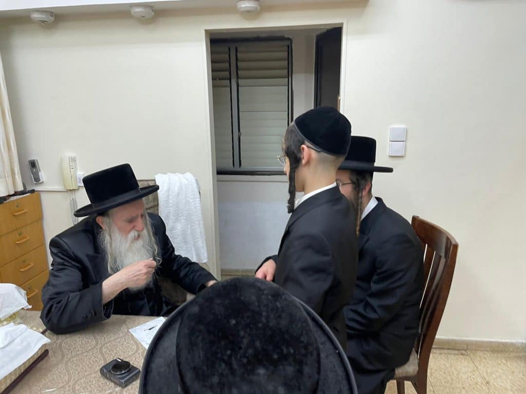 ראש ישיבת אוריתא אצל גדולי ישראל