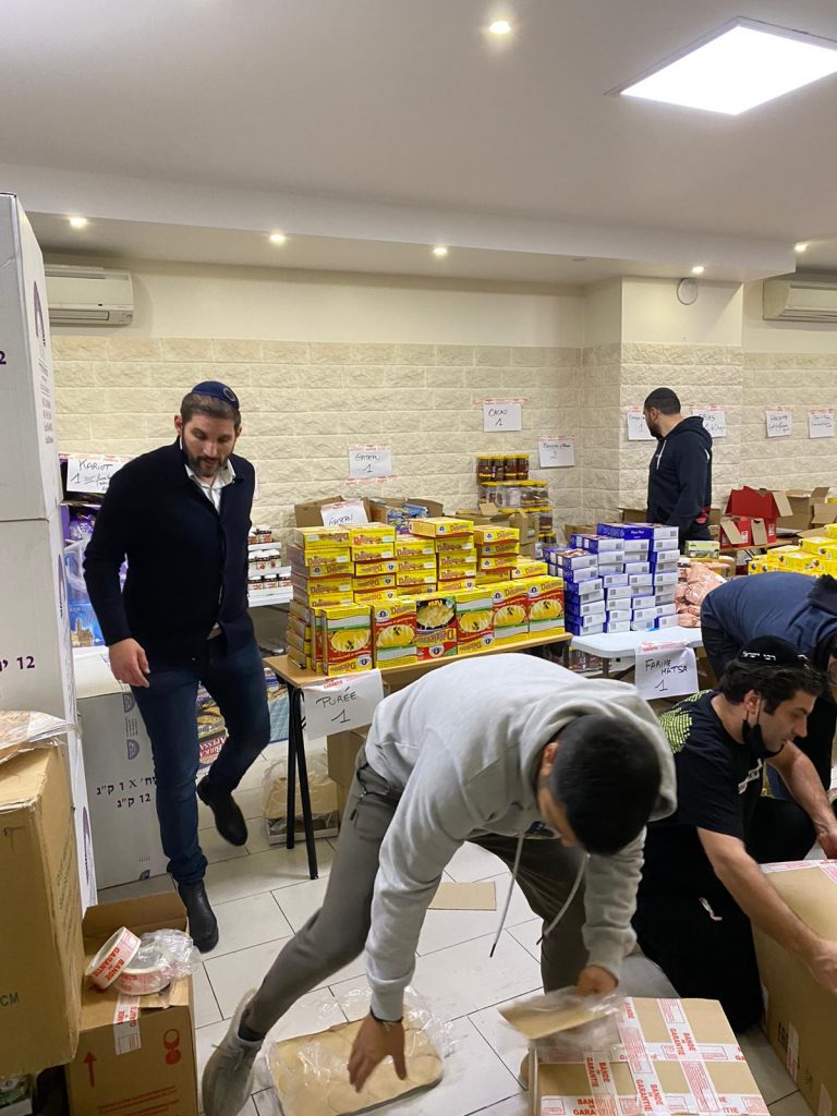 חסד מסביב לעולם: תיעוד הקמחא דפסחא של 'שובה ישראל'