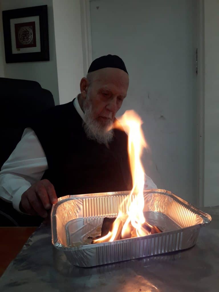 חכם שלום הכהן בשריפת חמץ