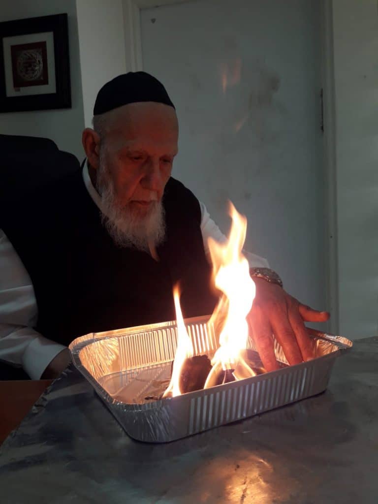 חכם שלום הכהן בשריפת חמץ