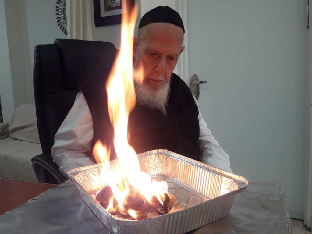 חכם שלום הכהן בשריפת חמץ