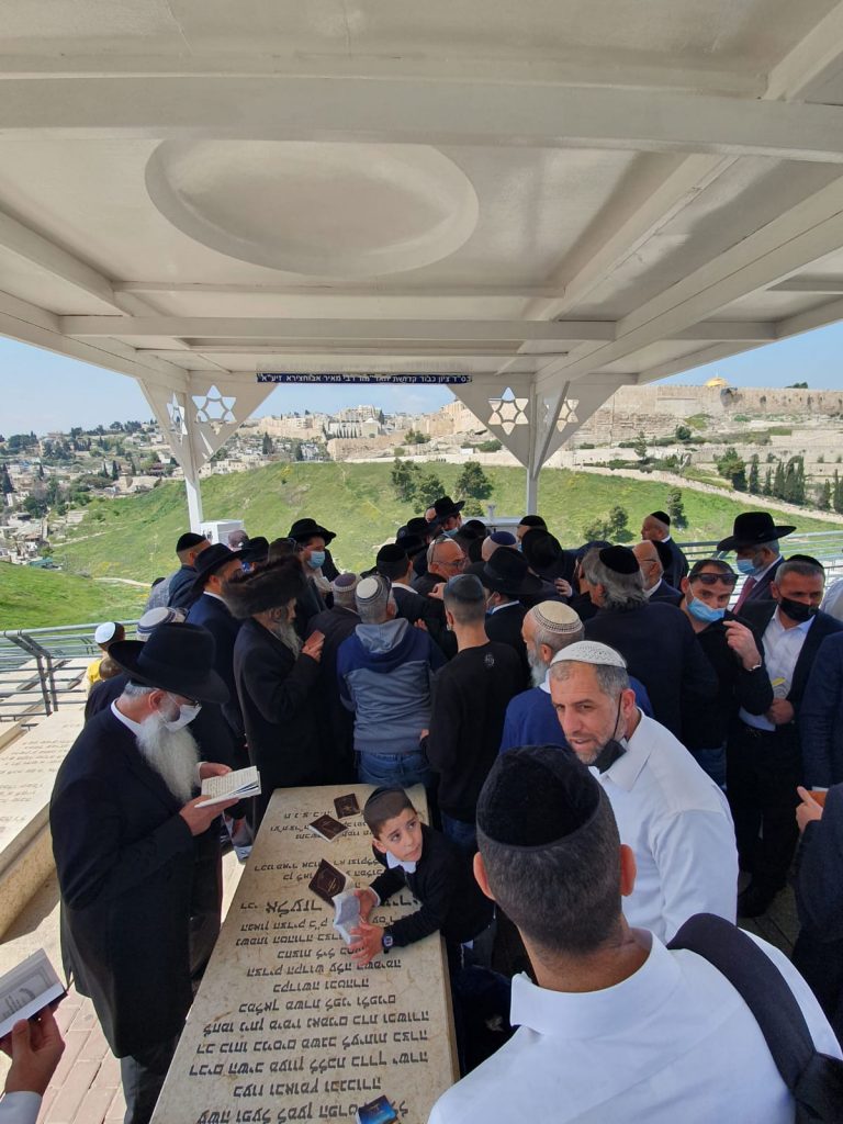 הילולת הבאבא מאיר: הבן האדמו"ר רבי יקותיאל עלה לקבר