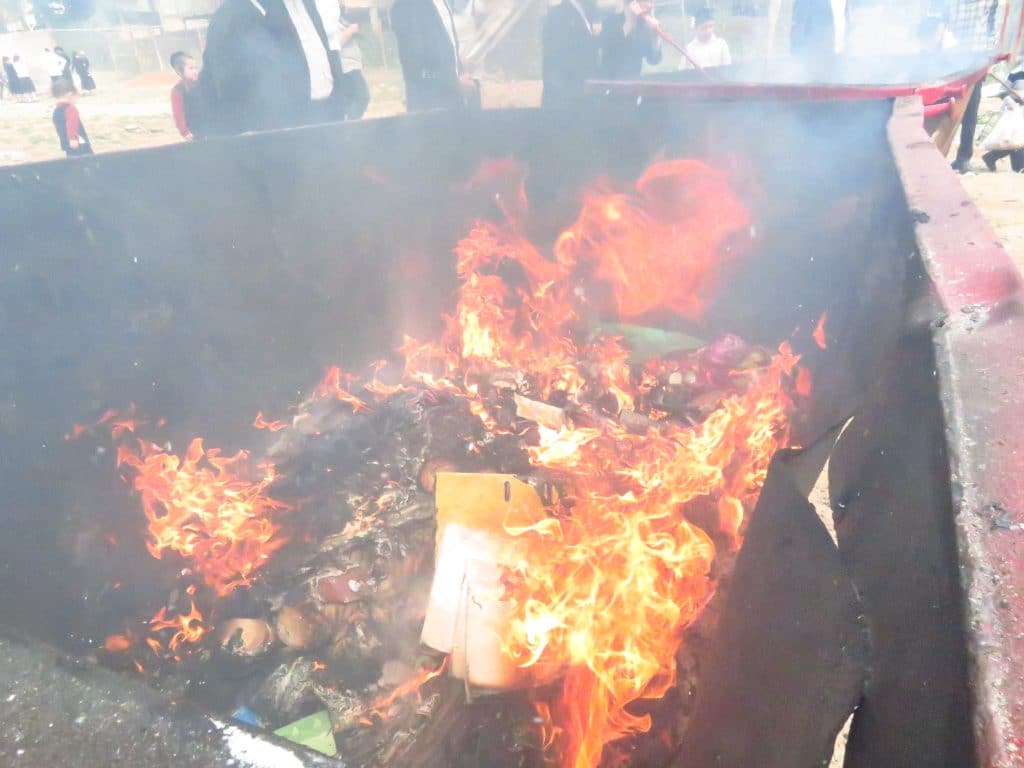 אווירת פסח ברחובות בני ברק • גלריה
