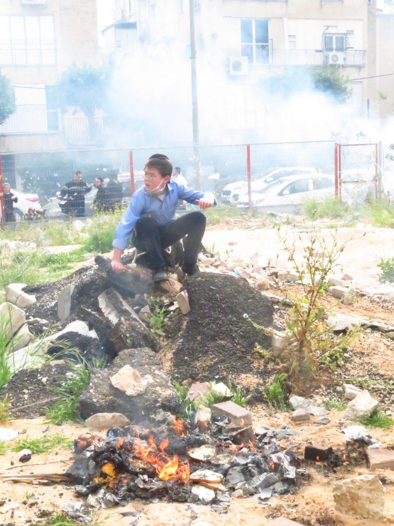 אווירת פסח ברחובות בני ברק • גלריה