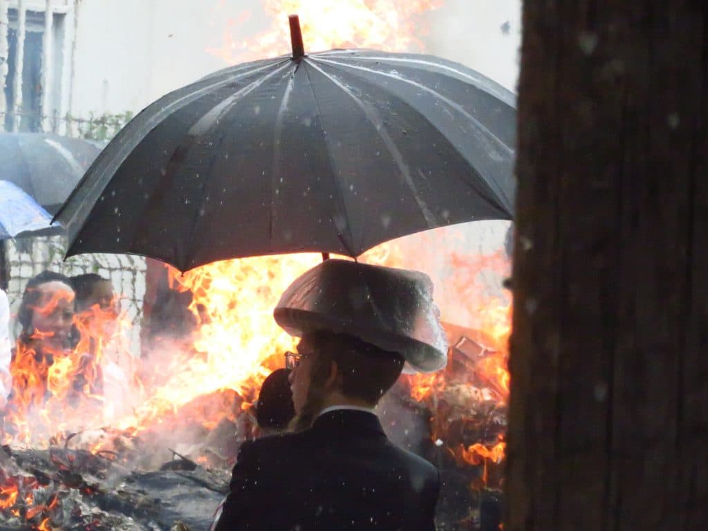 אווירת פסח ברחובות בני ברק • גלריה