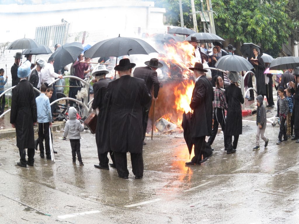 אווירת פסח ברחובות בני ברק • גלריה