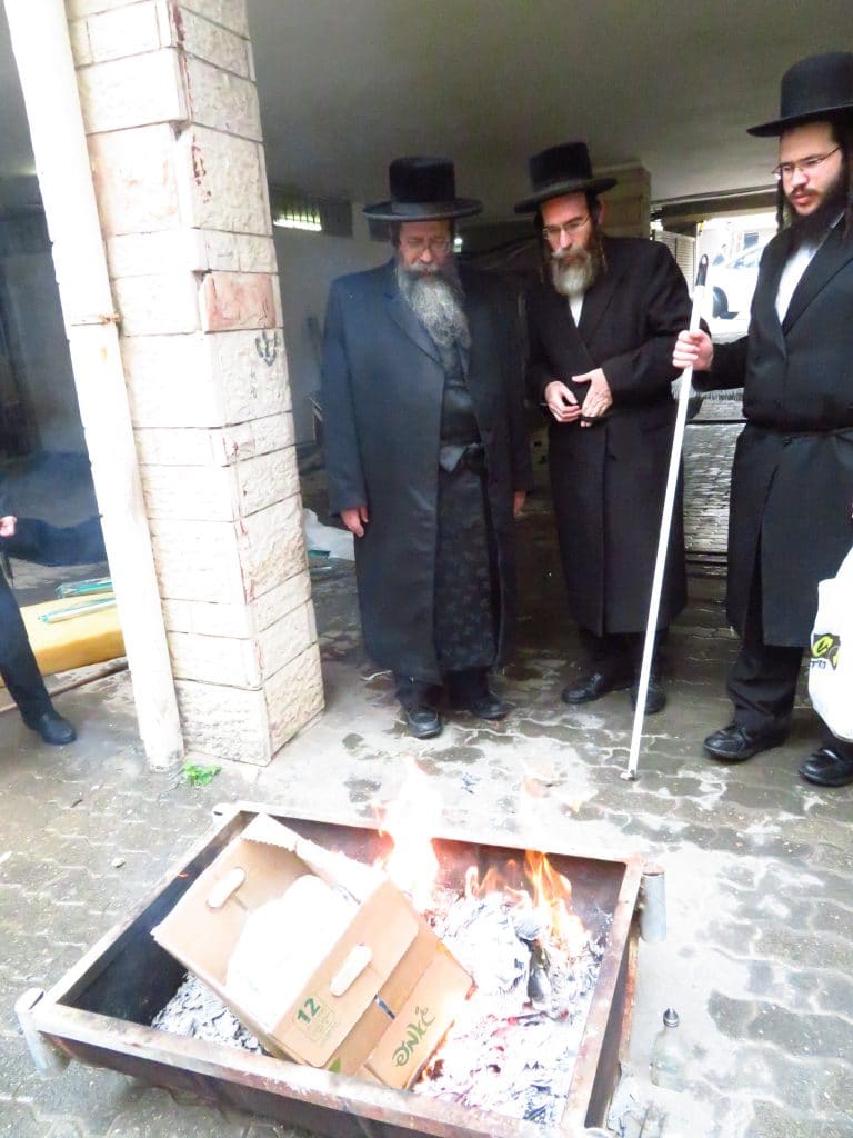 גלריה: גאב''ד זכרון מאיר בהכנות לחג הפסח