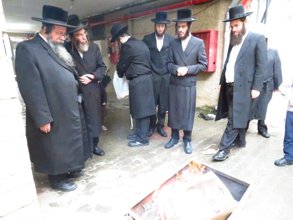 גלריה: גאב''ד זכרון מאיר בהכנות לחג הפסח