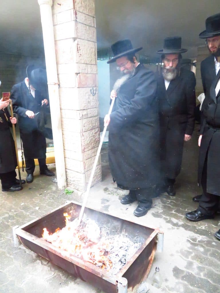 גלריה: גאב''ד זכרון מאיר בהכנות לחג הפסח