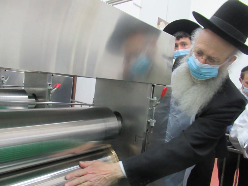 הגאון רבי יהודה אריה דינר באפית מצוות מכונה