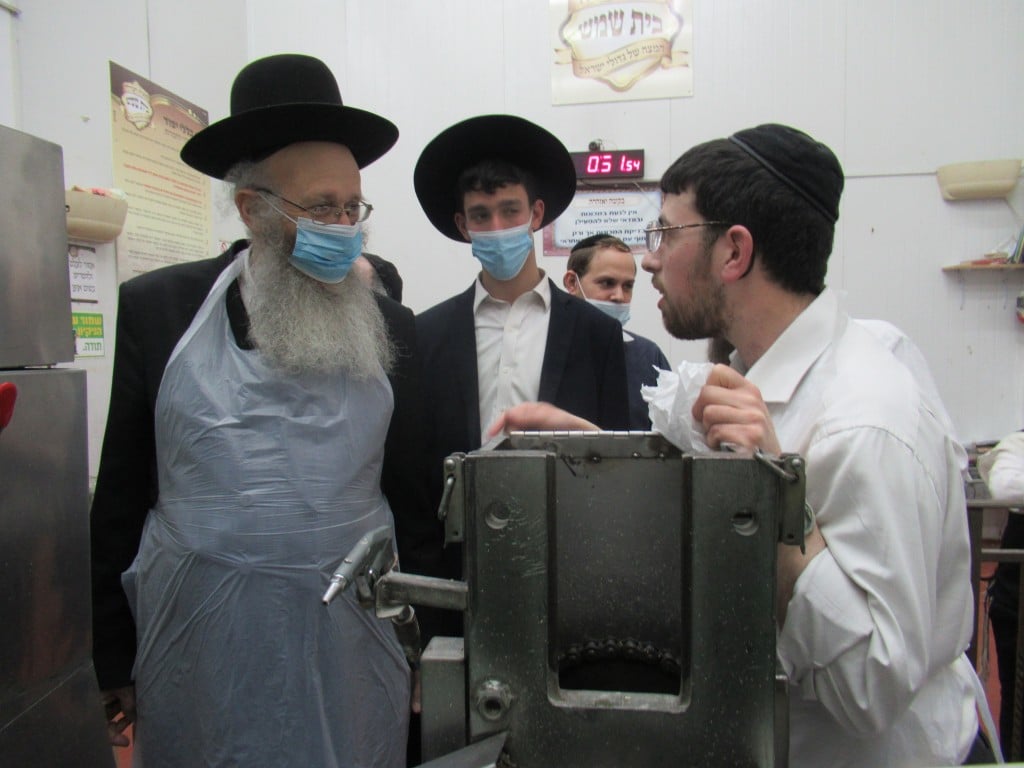 הגאון רבי יהודה אריה דינר באפית מצוות מכונה