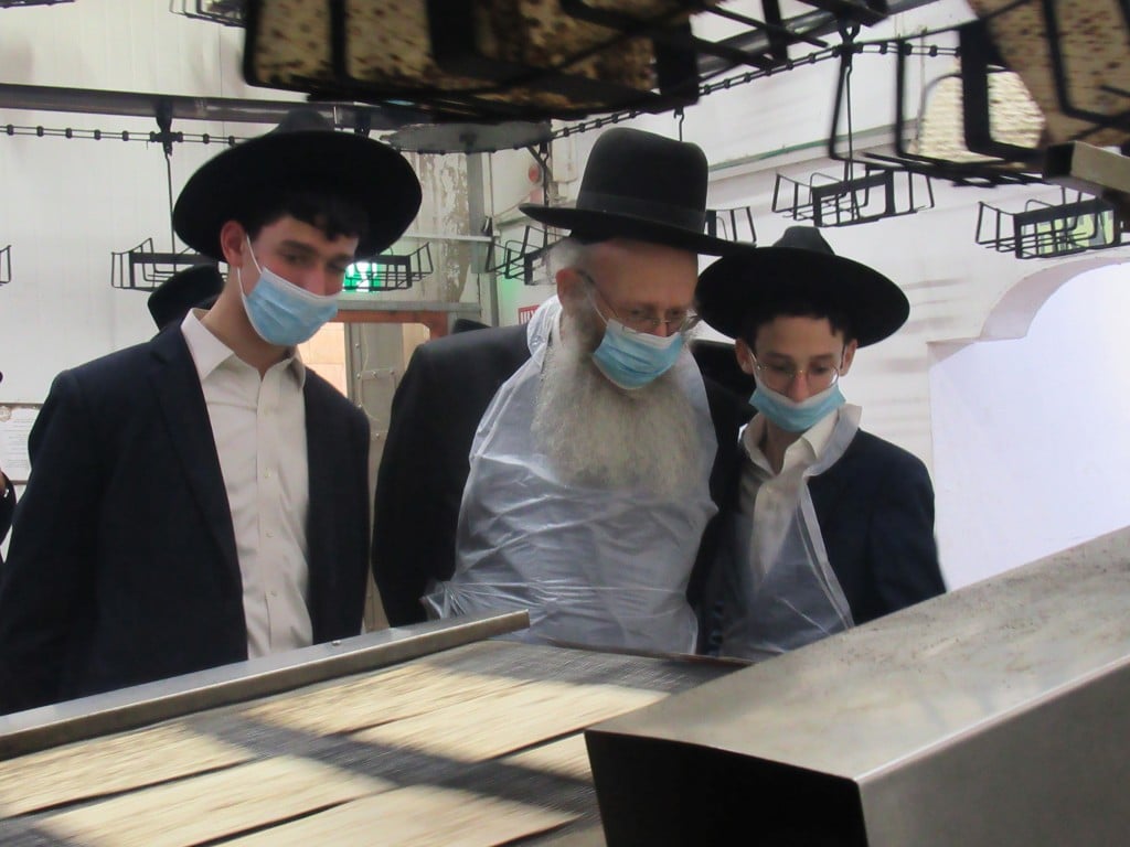 הגאון רבי יהודה אריה דינר באפית מצוות מכונה