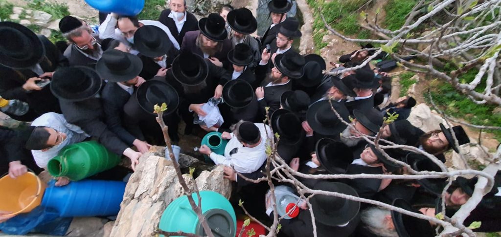 האדמו"ר מסאדיגורה ירושלים בשאיבת מים שלנו