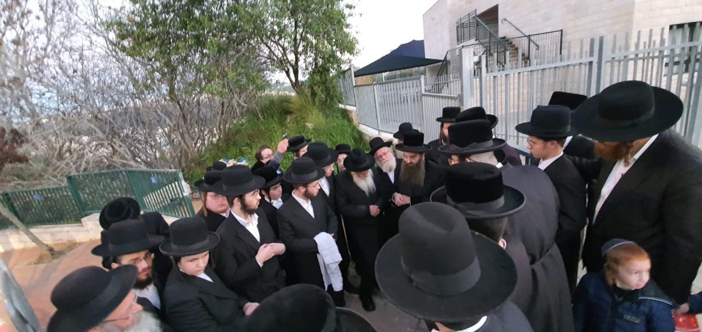 האדמו"ר מסאדיגורה ירושלים בשאיבת מים שלנו