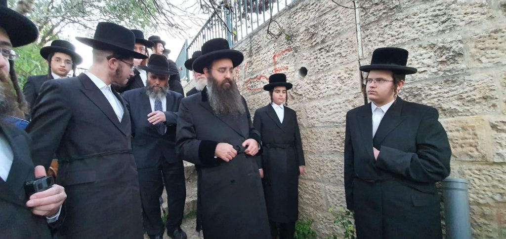 האדמו"ר מסאדיגורה ירושלים בשאיבת מים שלנו